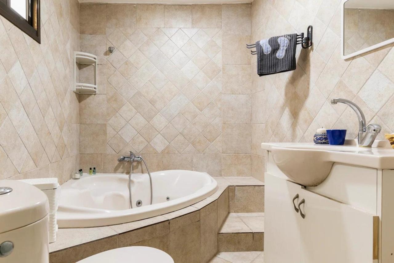Apartamento Al-Razi Residency Dāliyat el Karmil Exterior foto